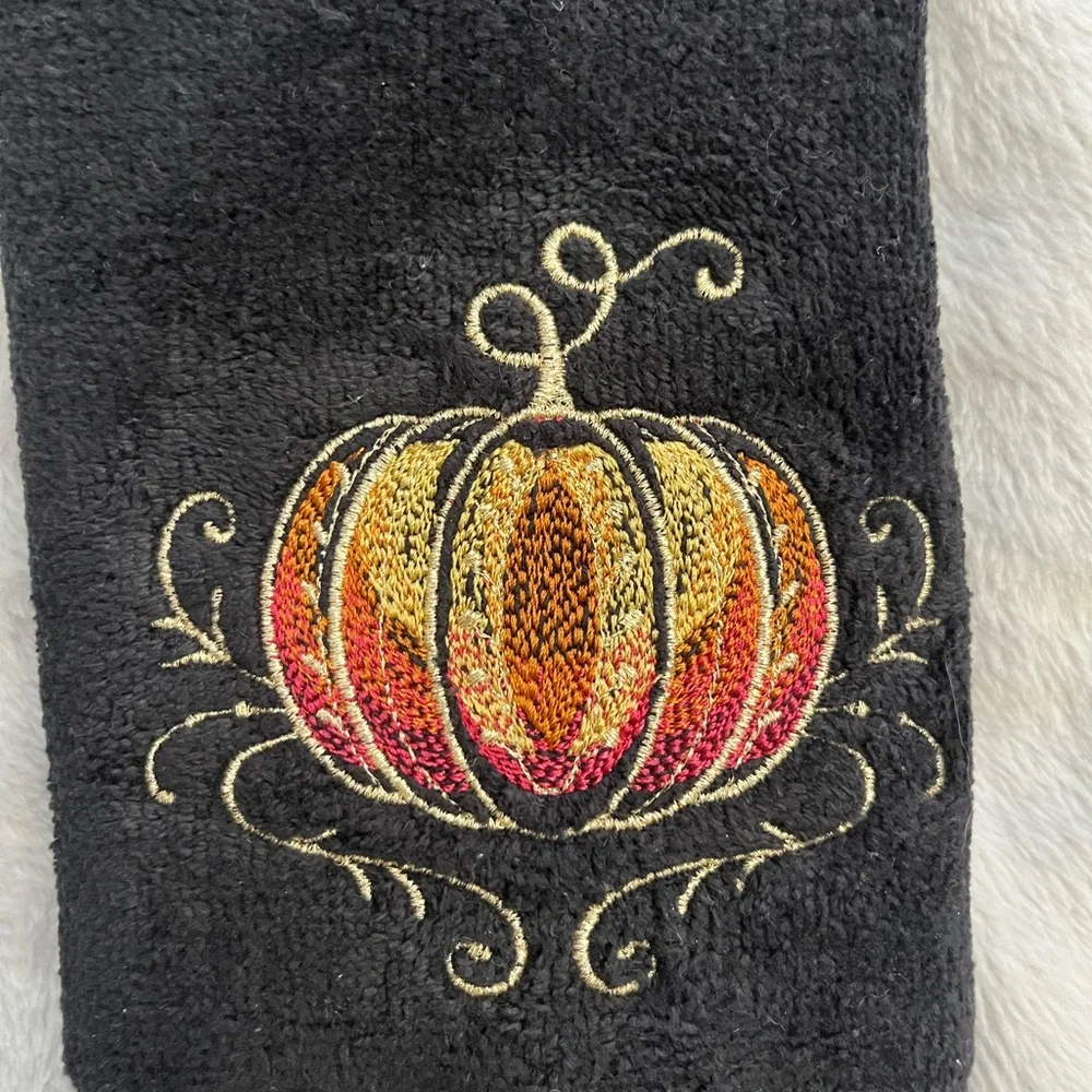 Handcrafted embroidered 100% cotton finger towels set